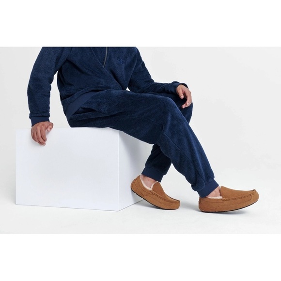 UGG Men’s Ascot Corduroy II Chestnut Slippers main image 11